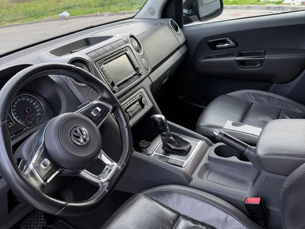 VOLKSWAGEN amarok