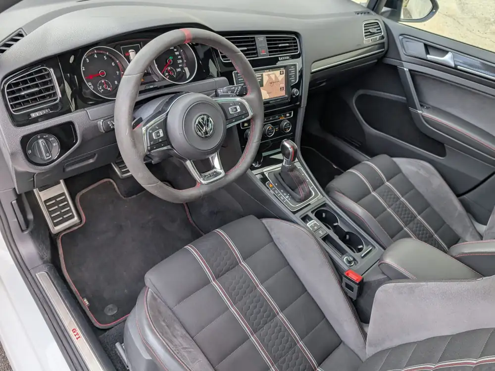 VOLKSWAGEN golf