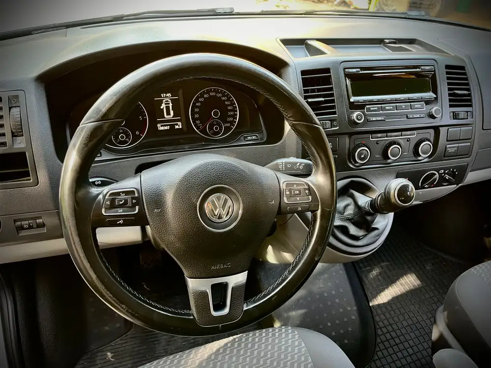 VOLKSWAGEN transporter