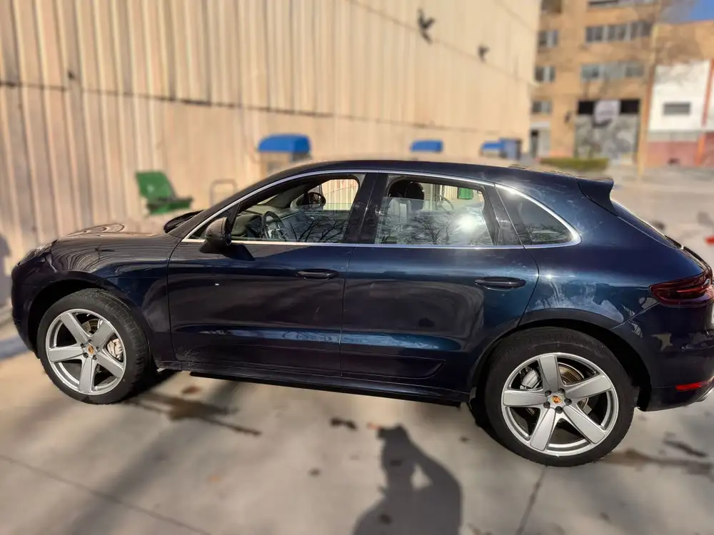 PORSCHE macan