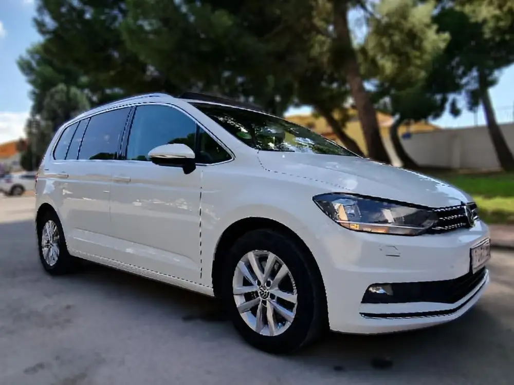 VOLKSWAGEN touran