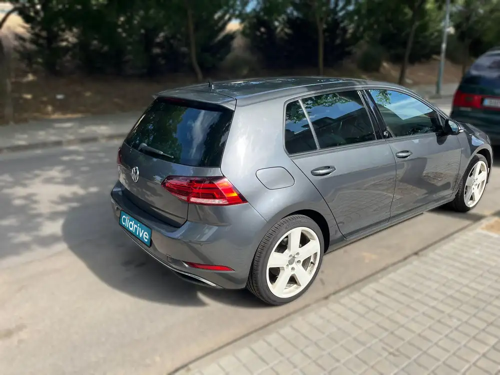 VOLKSWAGEN golf