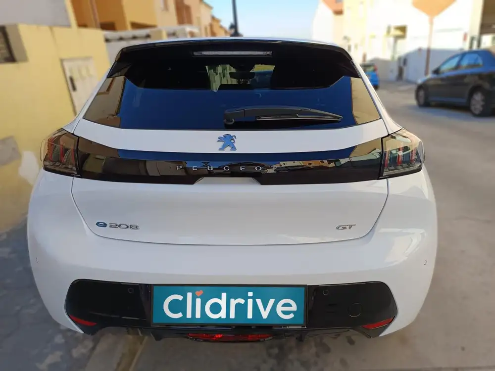 PEUGEOT e-208
