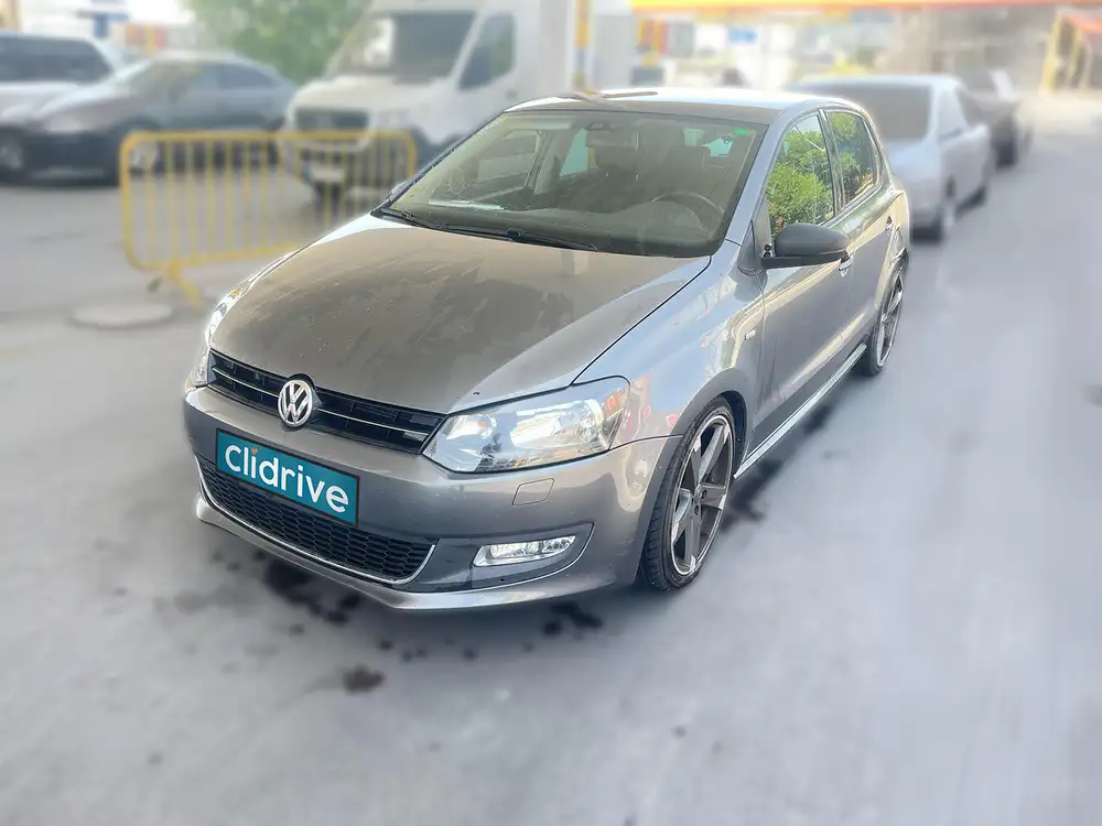 VOLKSWAGEN polo