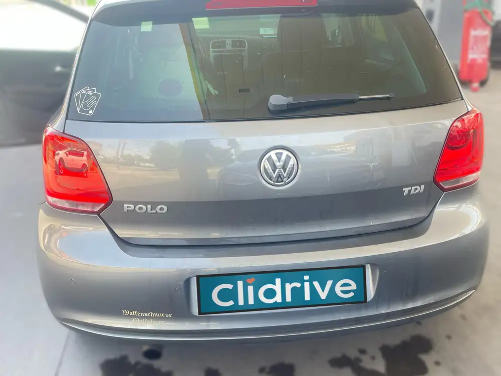 VOLKSWAGEN polo