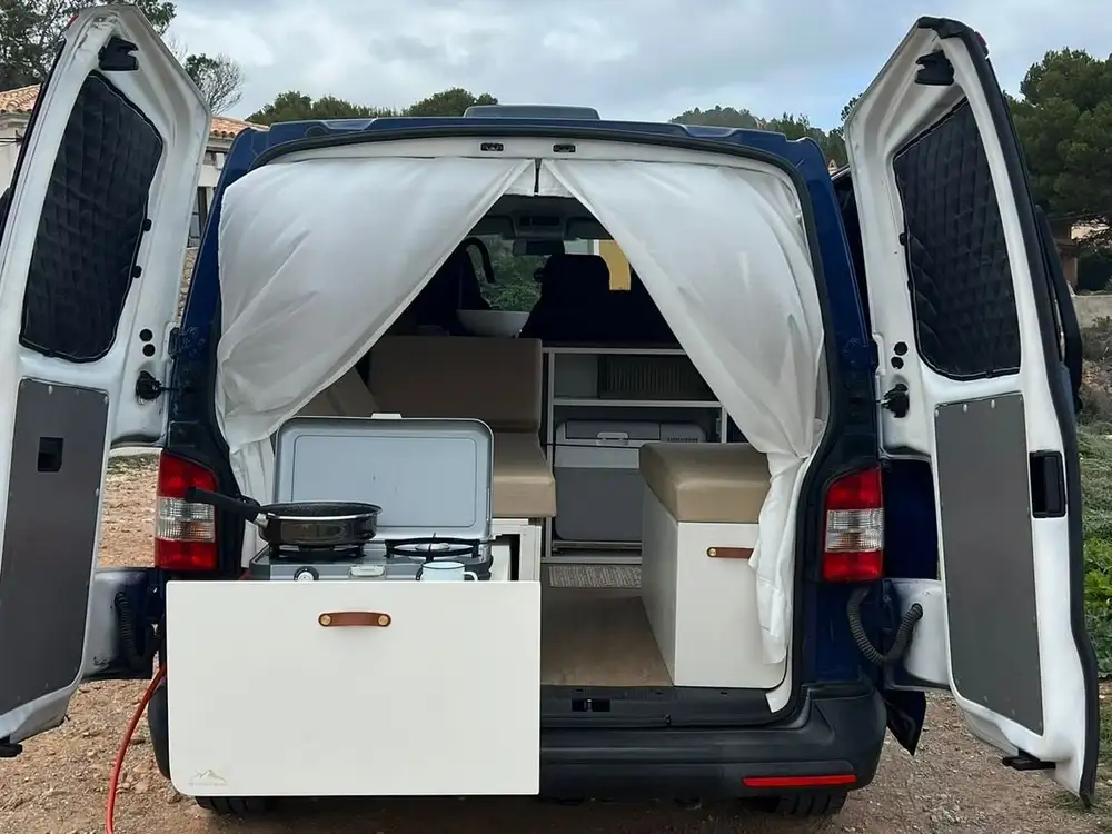 VOLKSWAGEN transporter