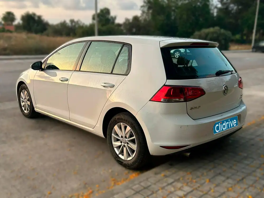 VOLKSWAGEN golf