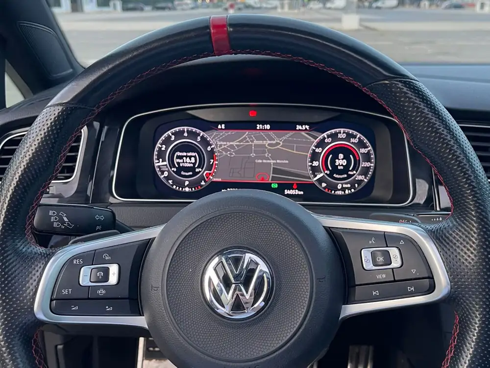 VOLKSWAGEN golf