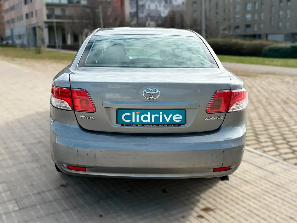 TOYOTA avensis