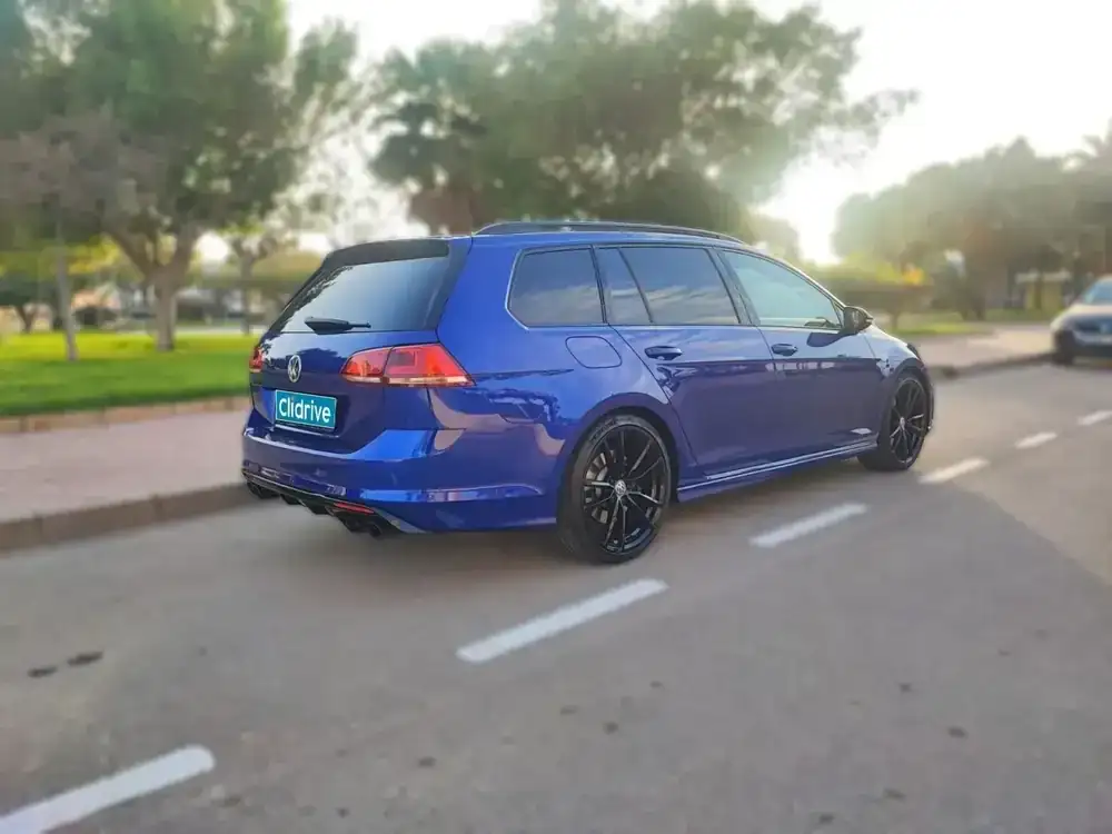 VOLKSWAGEN golf