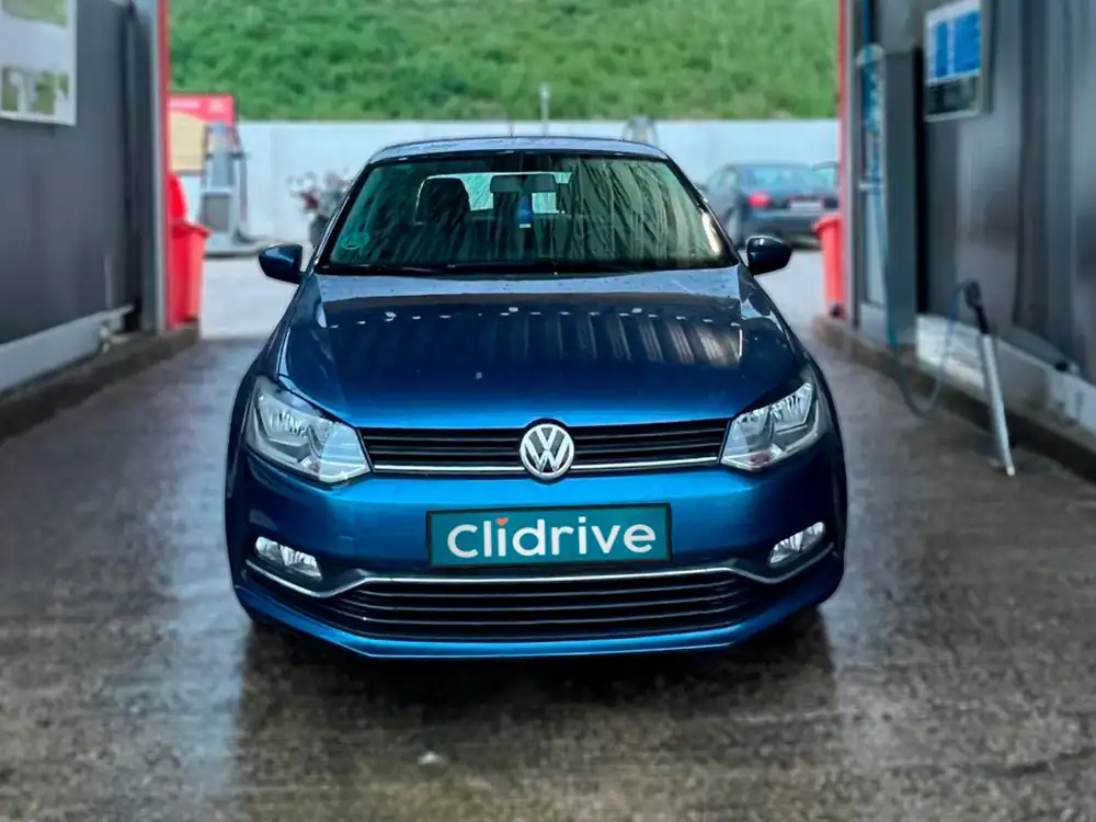 VOLKSWAGEN polo