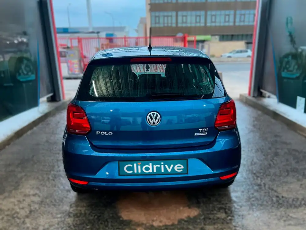 VOLKSWAGEN polo