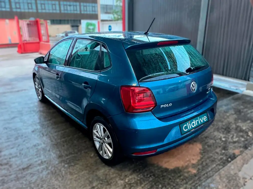 VOLKSWAGEN polo