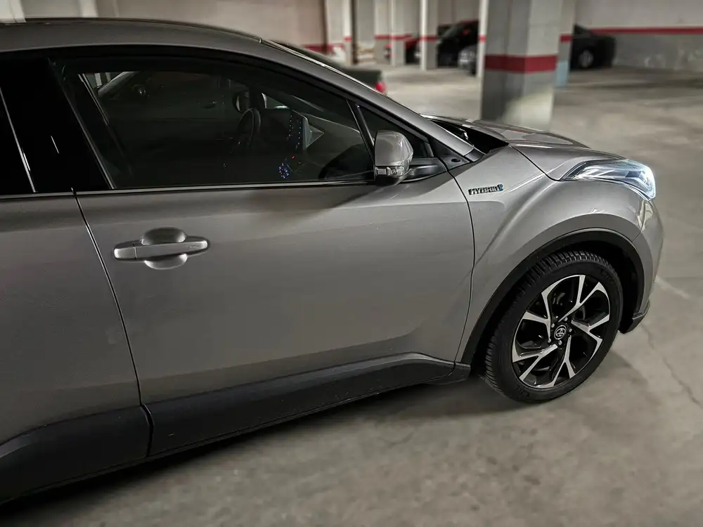 TOYOTA c-hr