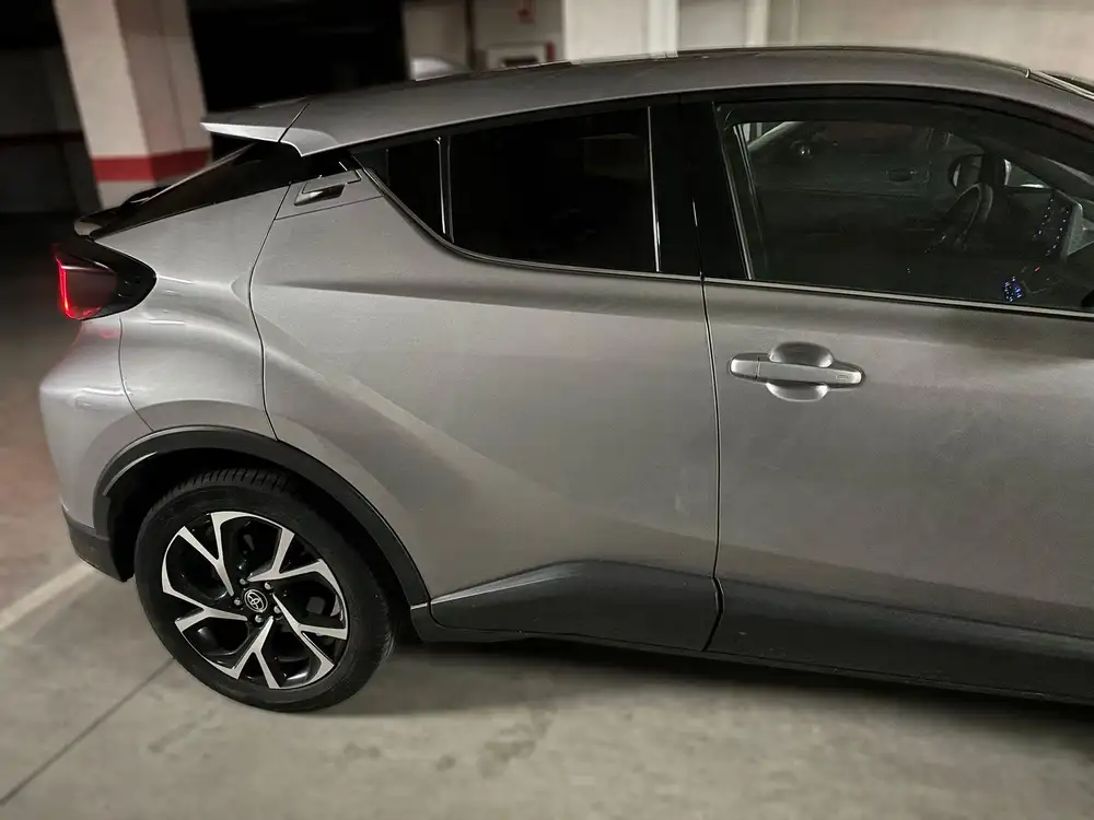 TOYOTA c-hr