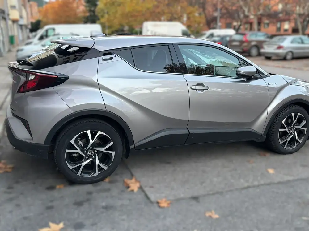 TOYOTA c-hr
