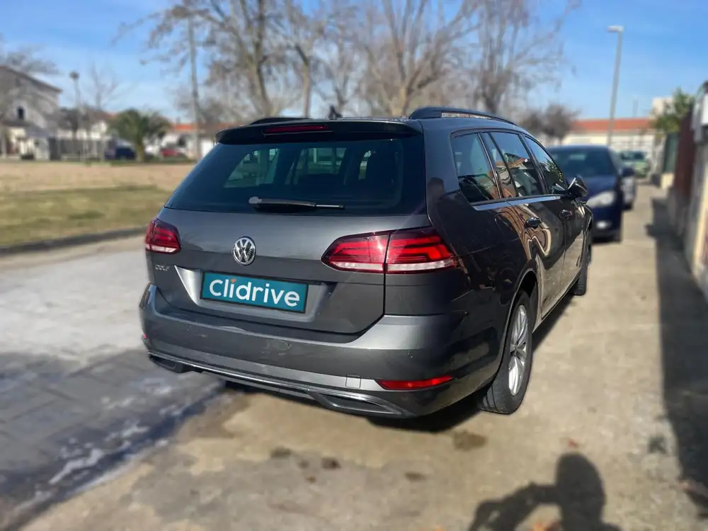VOLKSWAGEN golf