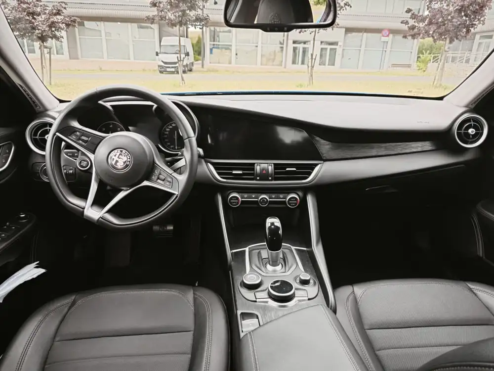 ALFA ROMEO giulia