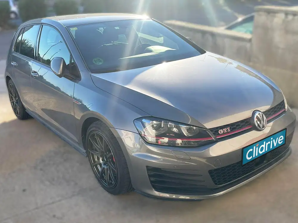 VOLKSWAGEN golf