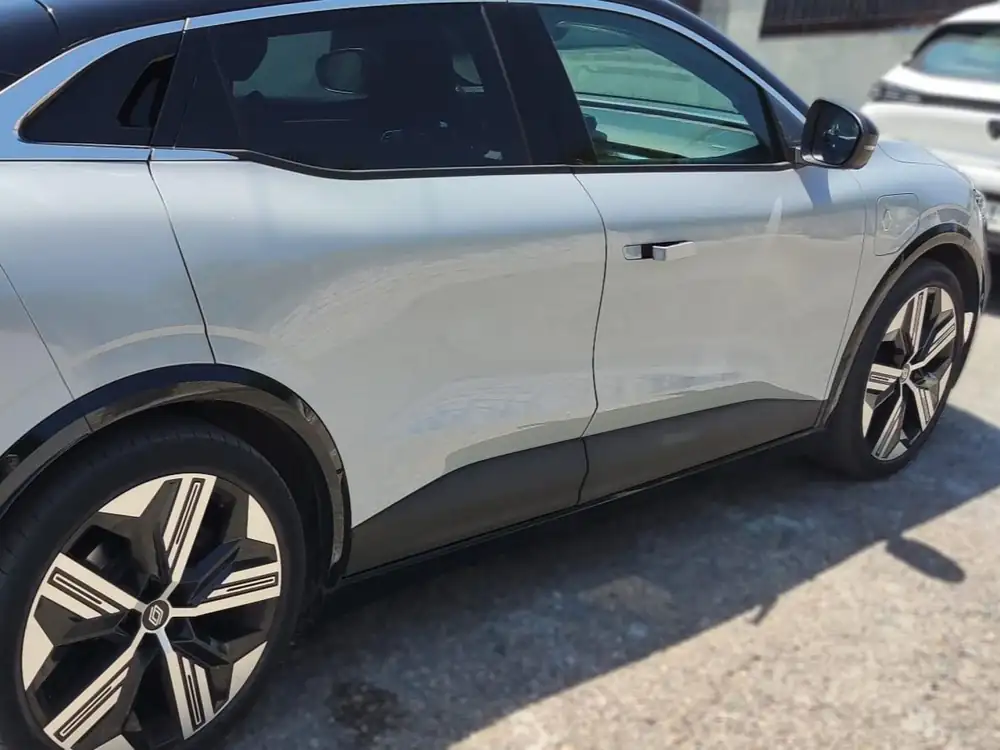 RENAULT megane e-tech