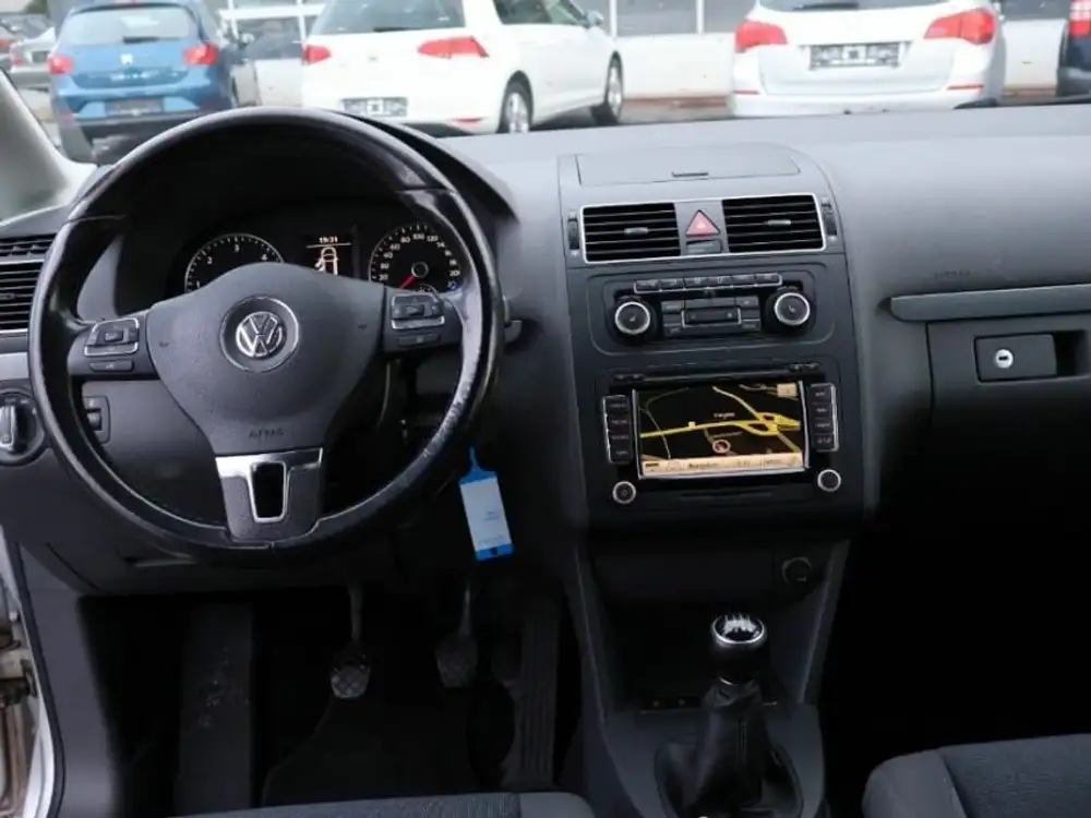 VOLKSWAGEN touran