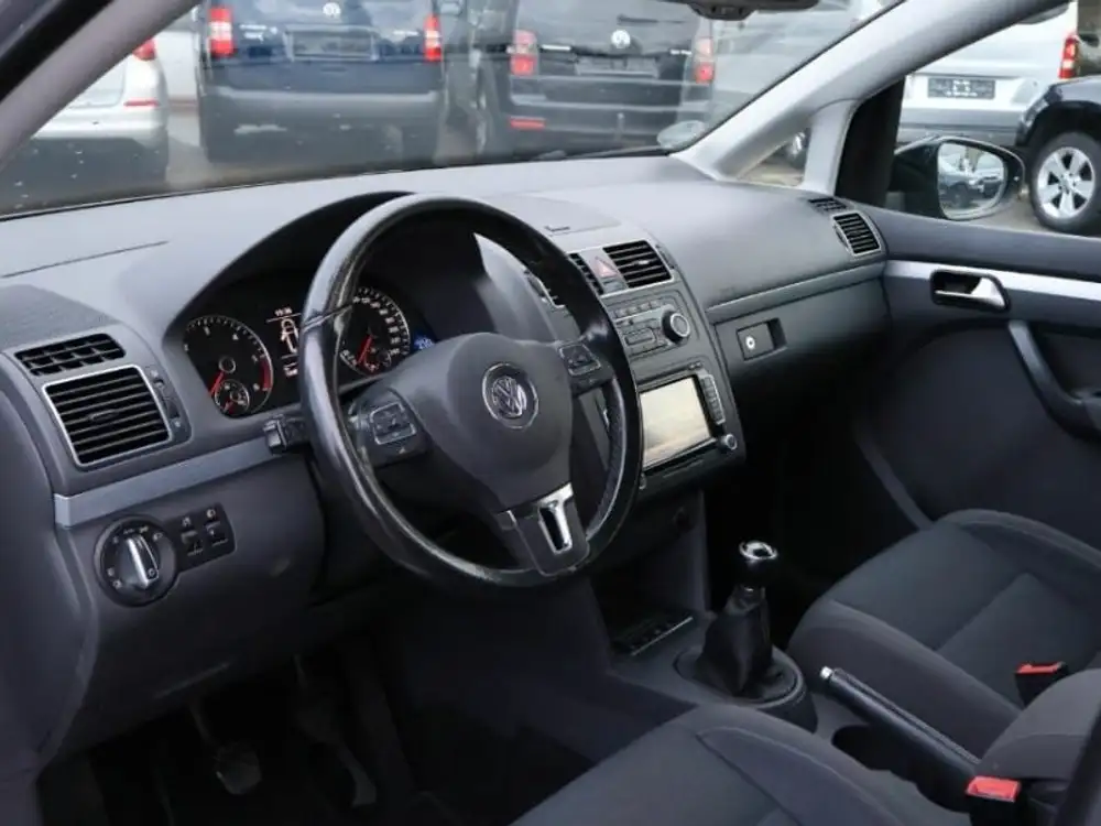 VOLKSWAGEN touran