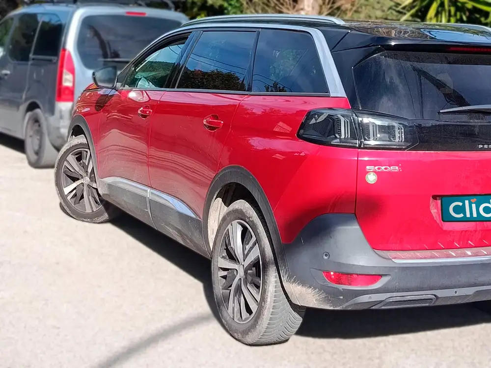 PEUGEOT 5008