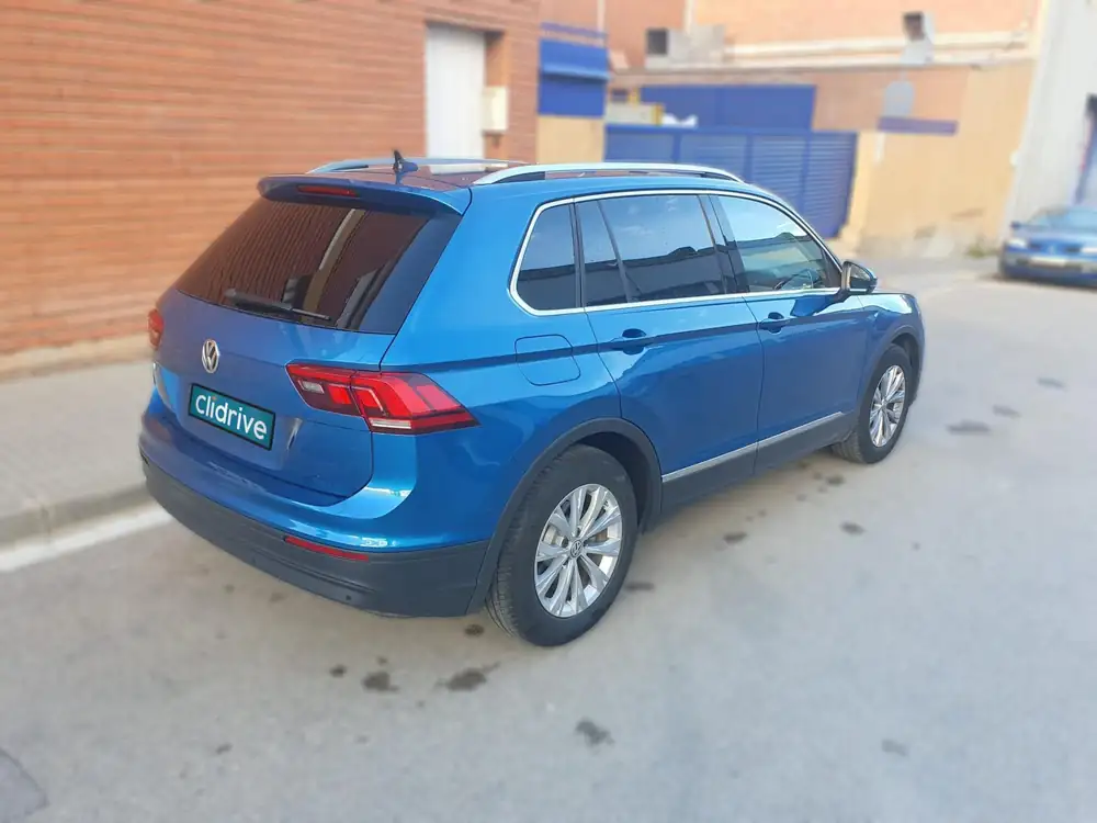 VOLKSWAGEN tiguan