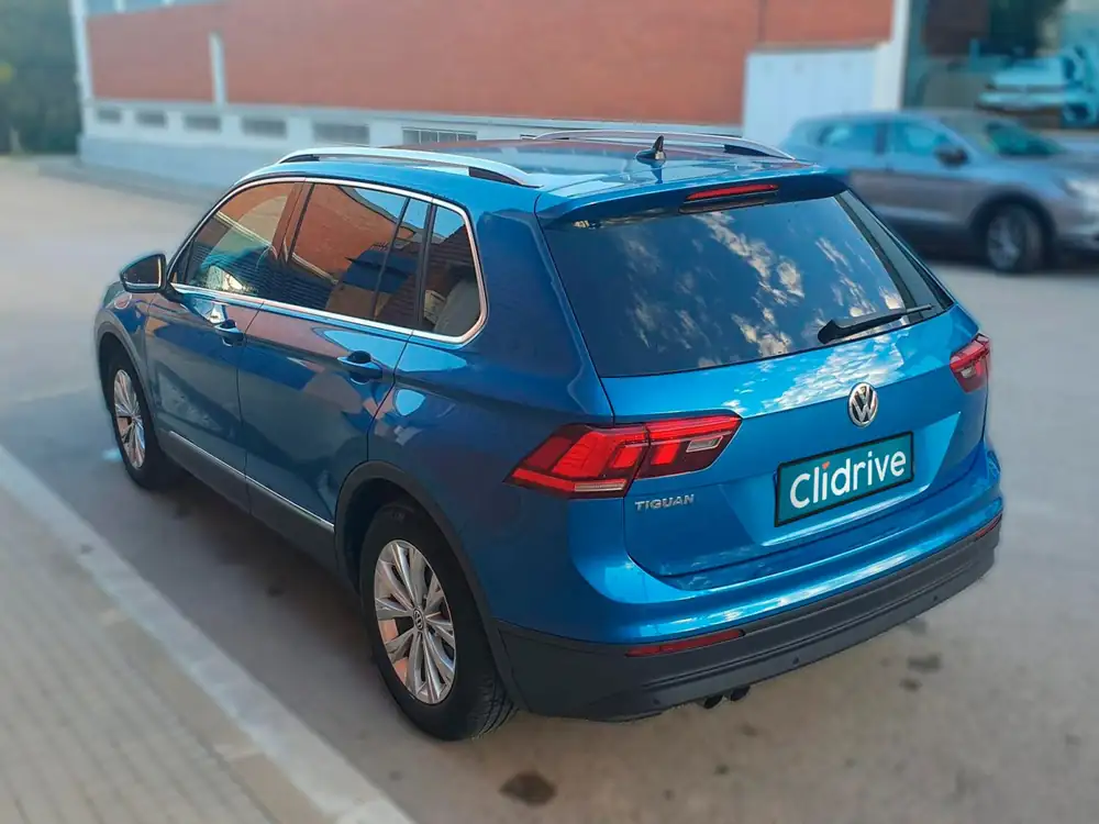 VOLKSWAGEN tiguan