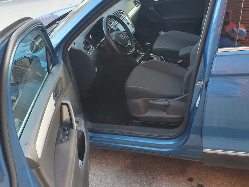 VOLKSWAGEN tiguan