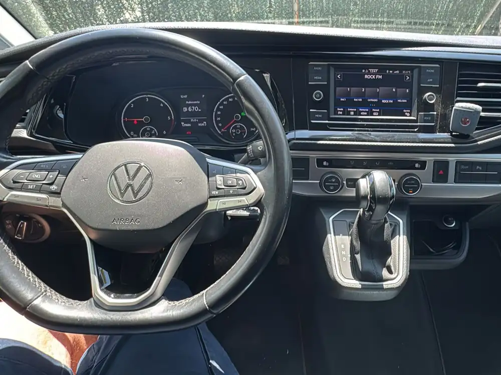 VOLKSWAGEN multivan