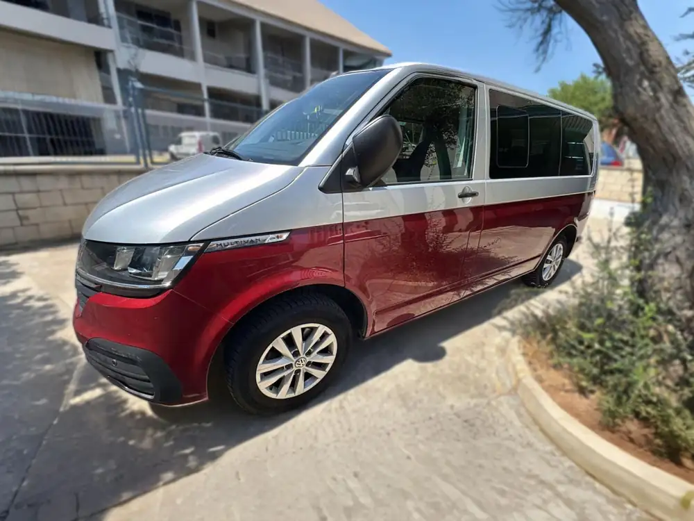 VOLKSWAGEN multivan