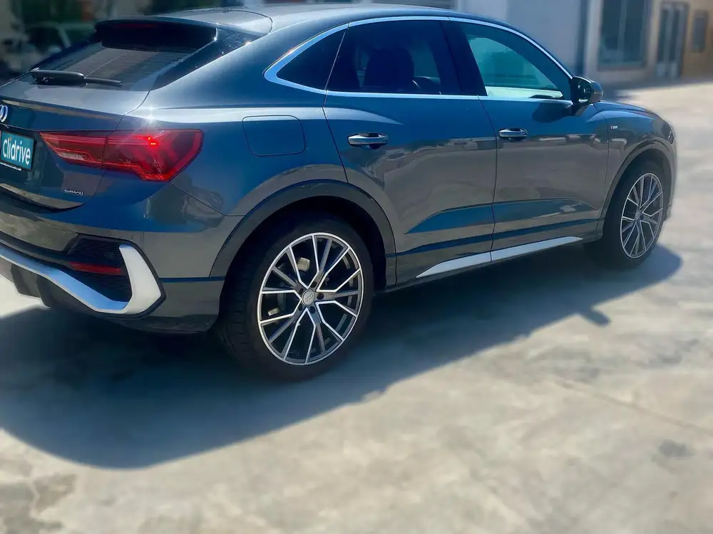 AUDI q3 sportback