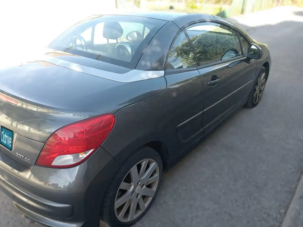PEUGEOT 207