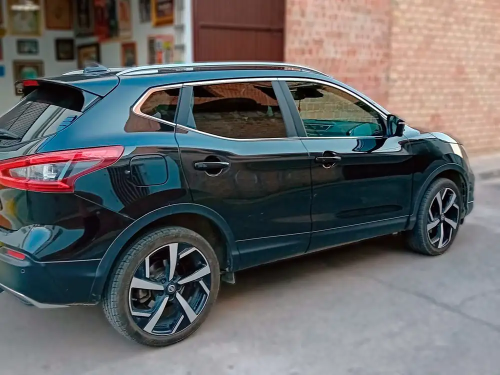 NISSAN qashqai