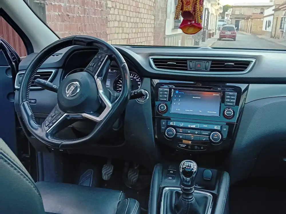 NISSAN qashqai