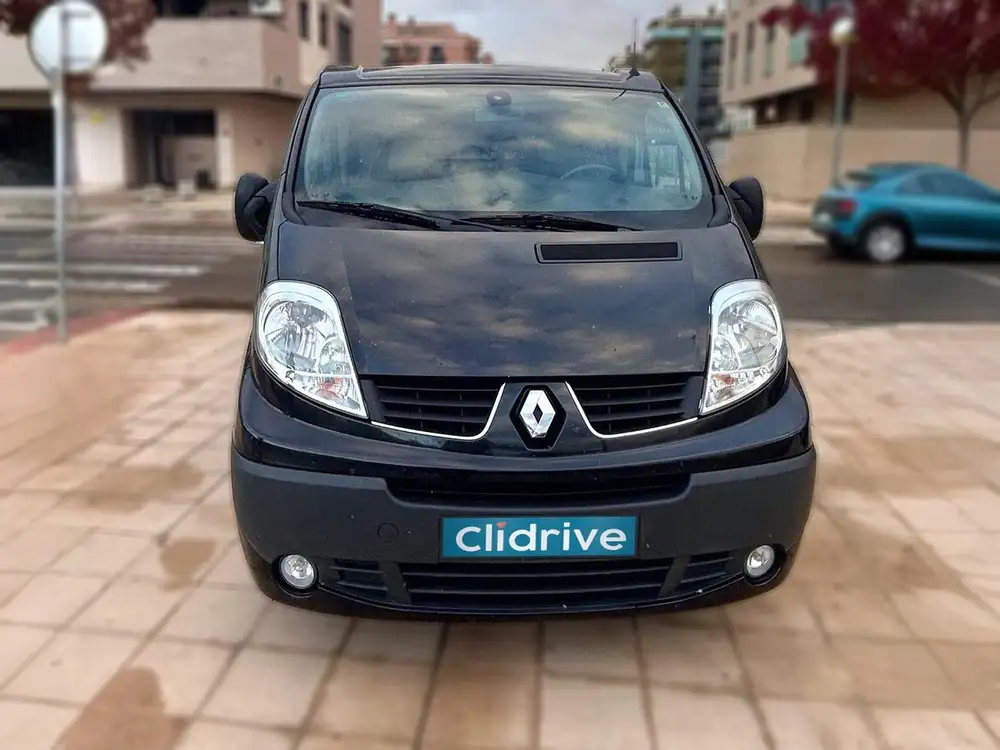 RENAULT trafic