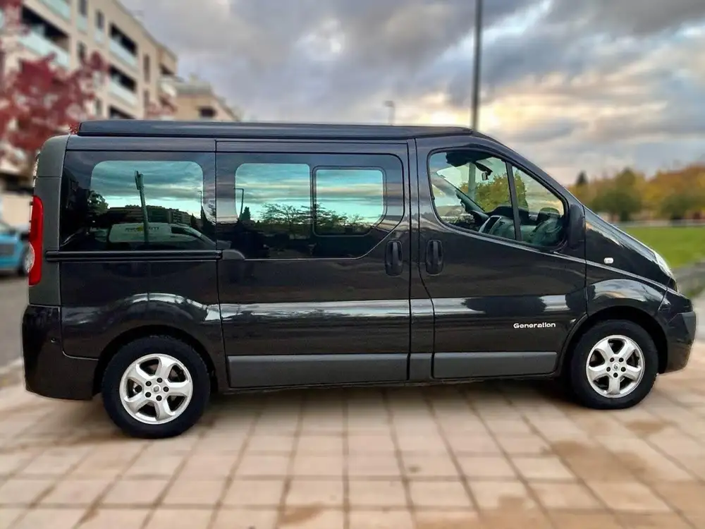 RENAULT trafic