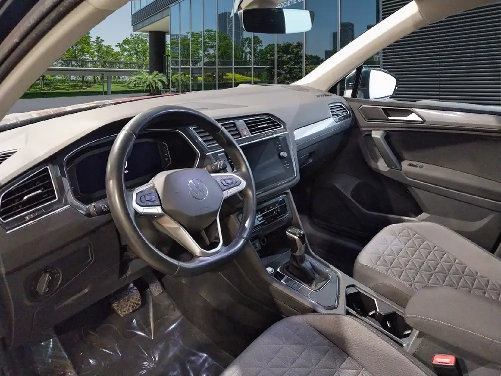 VOLKSWAGEN tiguan - Foto 8 | Clidrive
