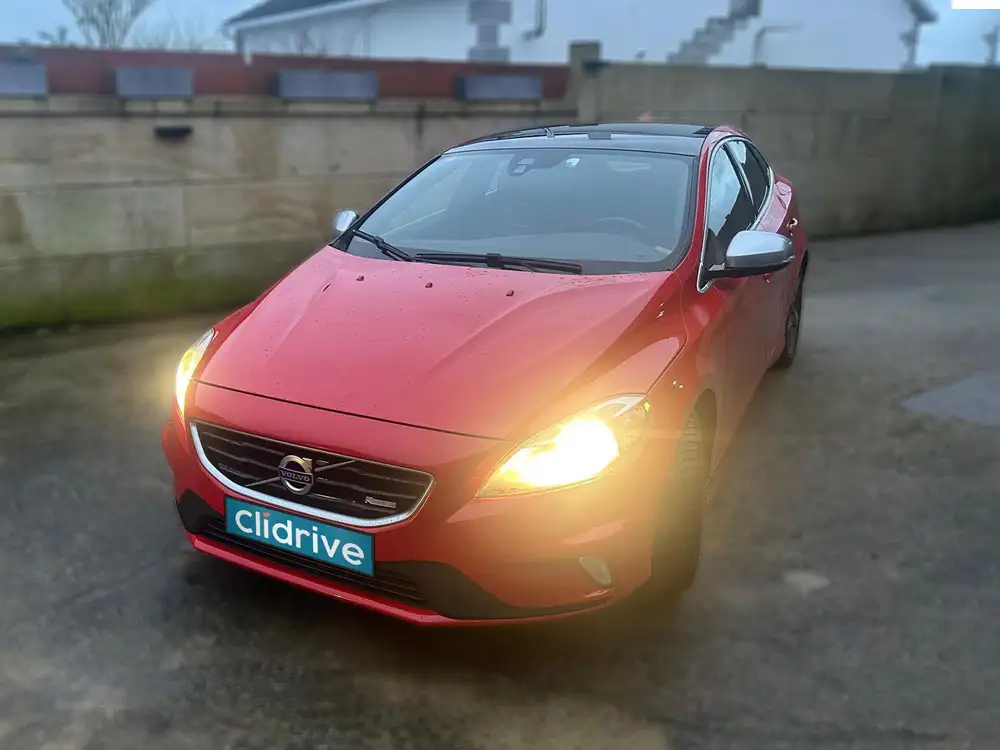 VOLVO V40