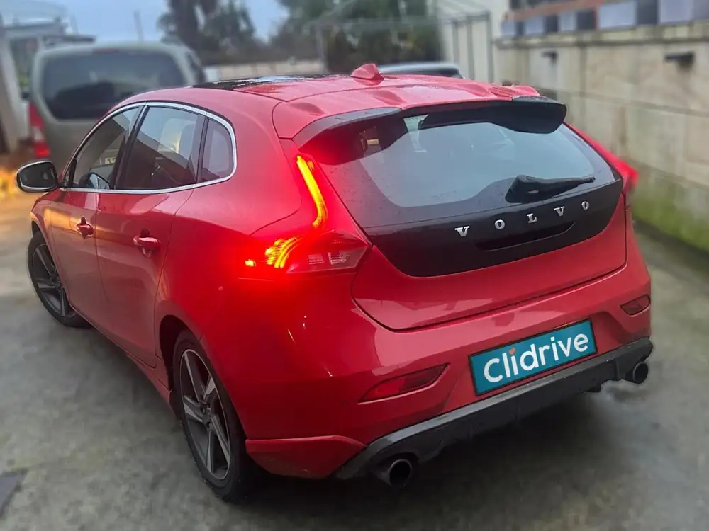VOLVO V40