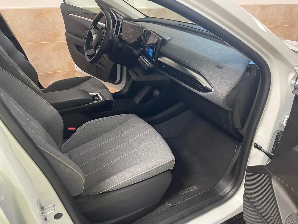 RENAULT megane e-tech